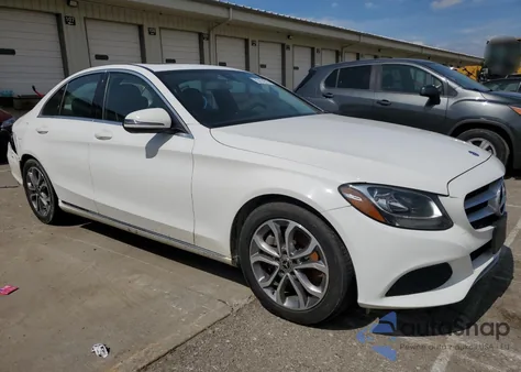 2018 Mercedes-Benz C 300 из США, поврежденный, VIN 55SWF4JB9JU252119